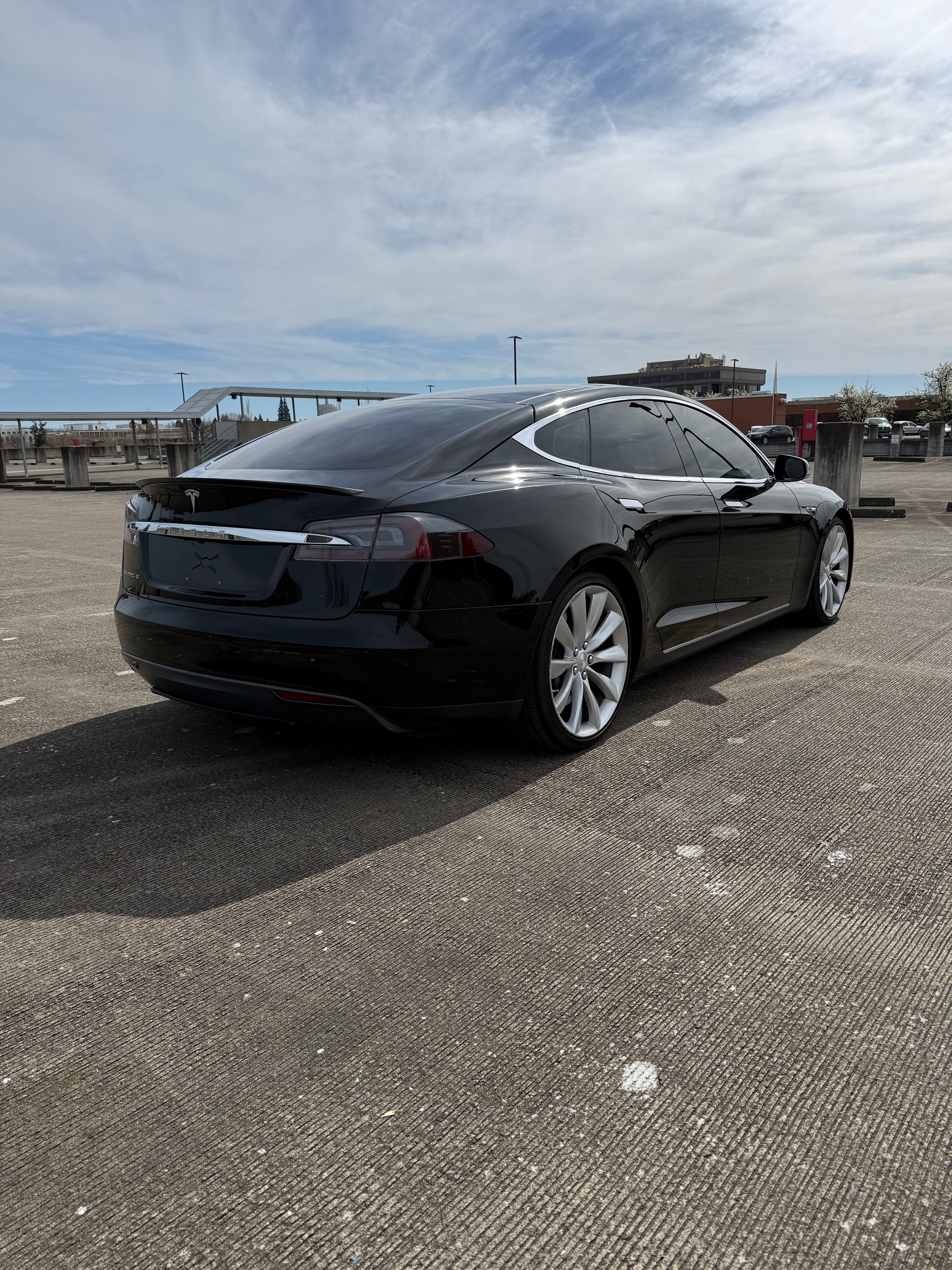 2013 Tesla Model S – Clean Title –