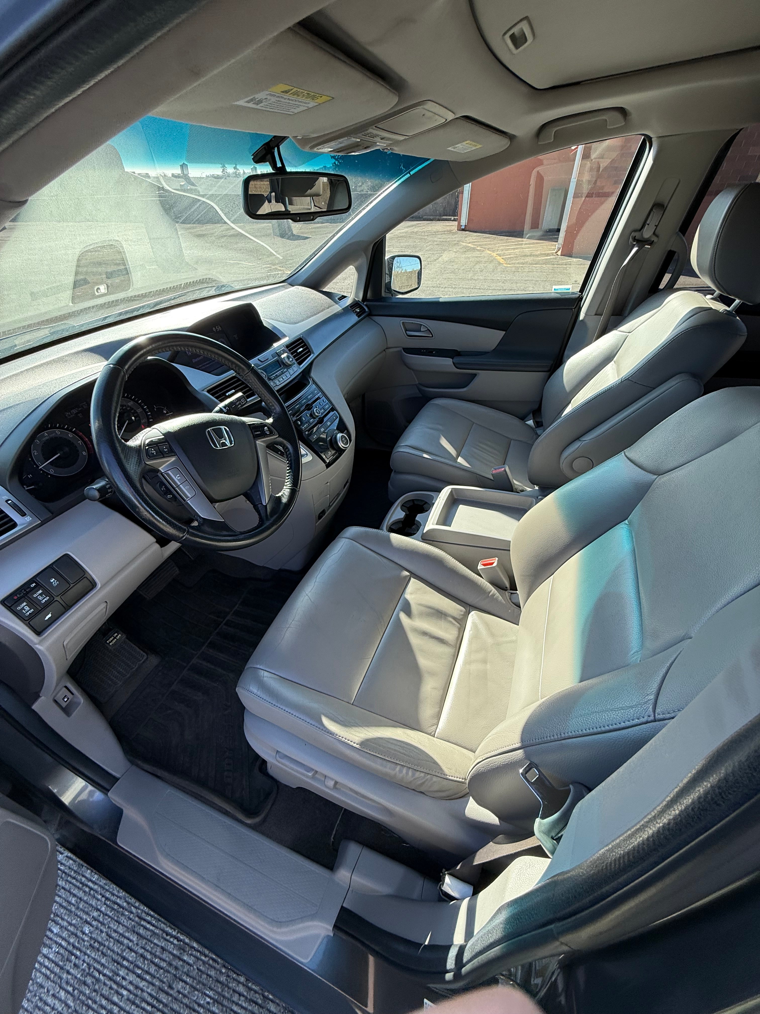 2013 Honda Odyssey – Clean Title –